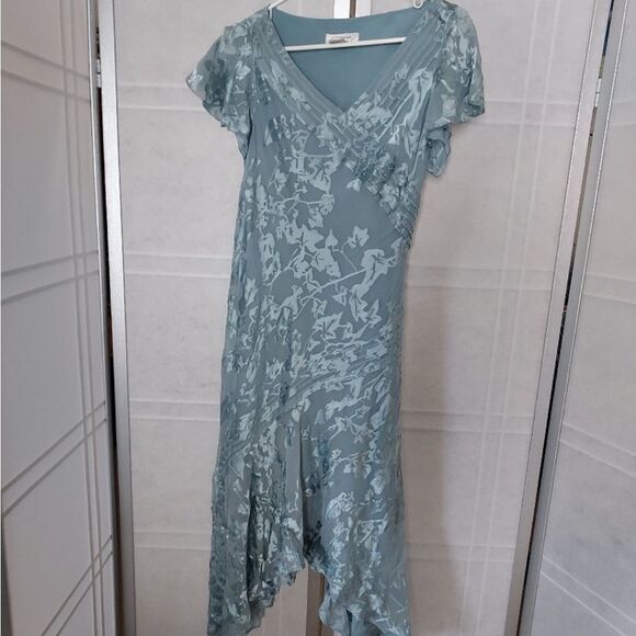 Adrianna Papell Light Blue Printed Ruffle Detail Dress size 8 - Picture 2 of 4